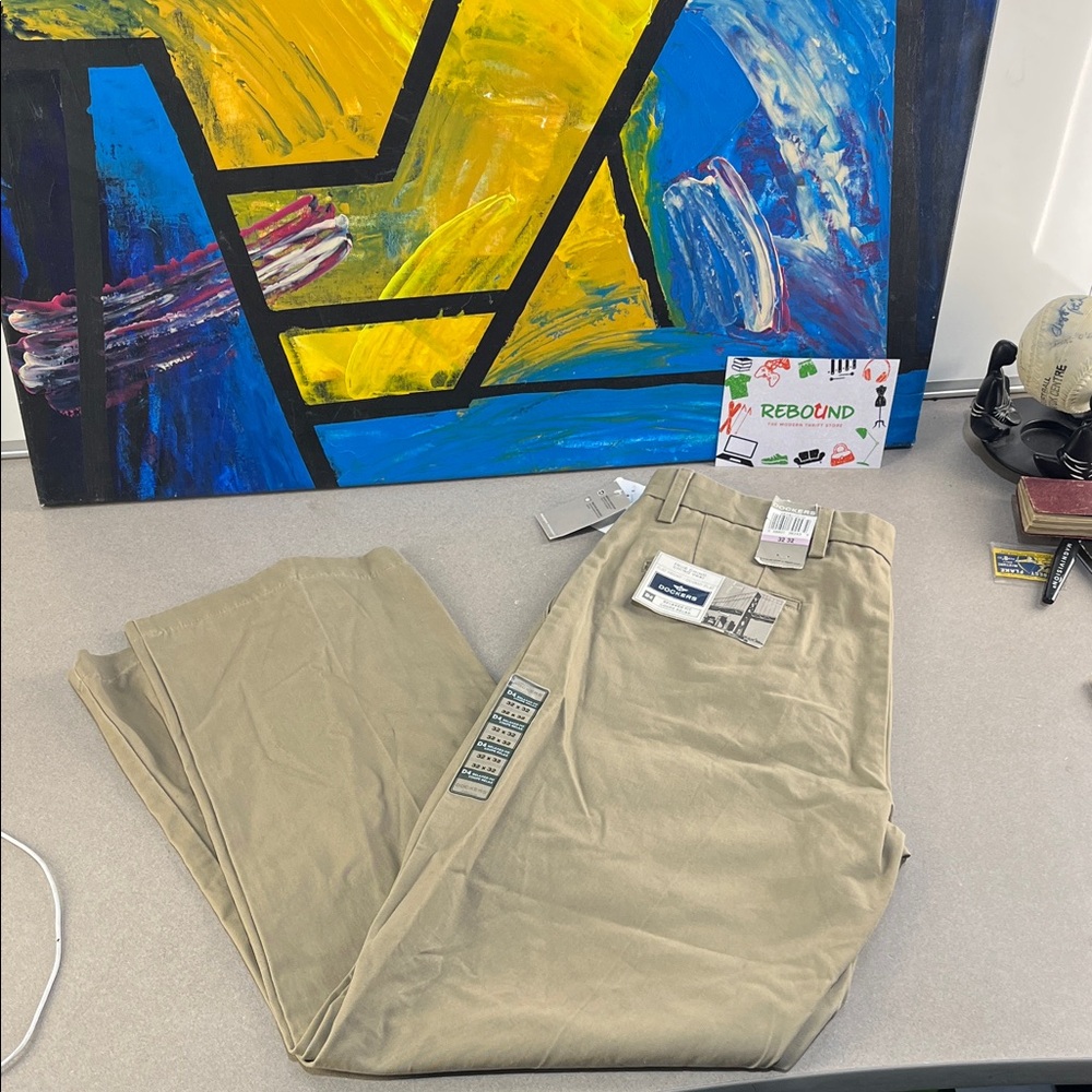 Brand new Dockers Men's beige chino Pants size 32
